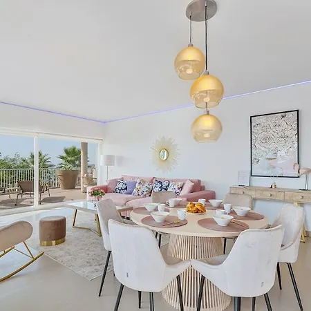 Apartment Stylish With Oceanview
