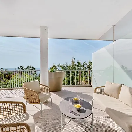 Apartment Stylish With Oceanview Malaga