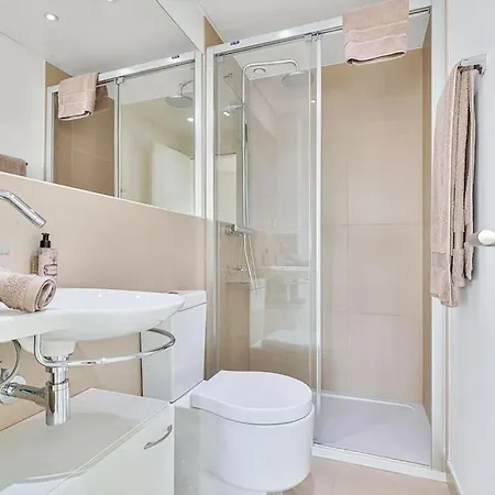 Stylish With Oceanview Apartment *